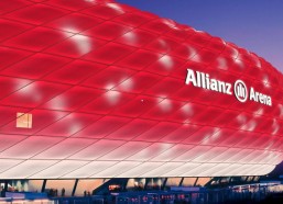 华体会官方|太随意！佩里篮板出球失误，珀塞尔抢断暴扣锁定胜局