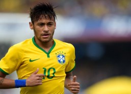 华体会官网_戴维传射定乾坤，尤文告捷萨索洛；卡卢卢乌龙助阵，米雷蒂点燃希望