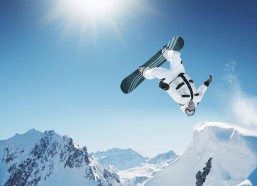 【华体会官方】尤文图斯转会双线战略，冬窗主打性价比，夏窗锁定核心后腰