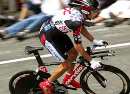 华体会网站_红魔战枪手，伤兵满营，卡里克黑衣战术瞄准终结多年不胜纪录