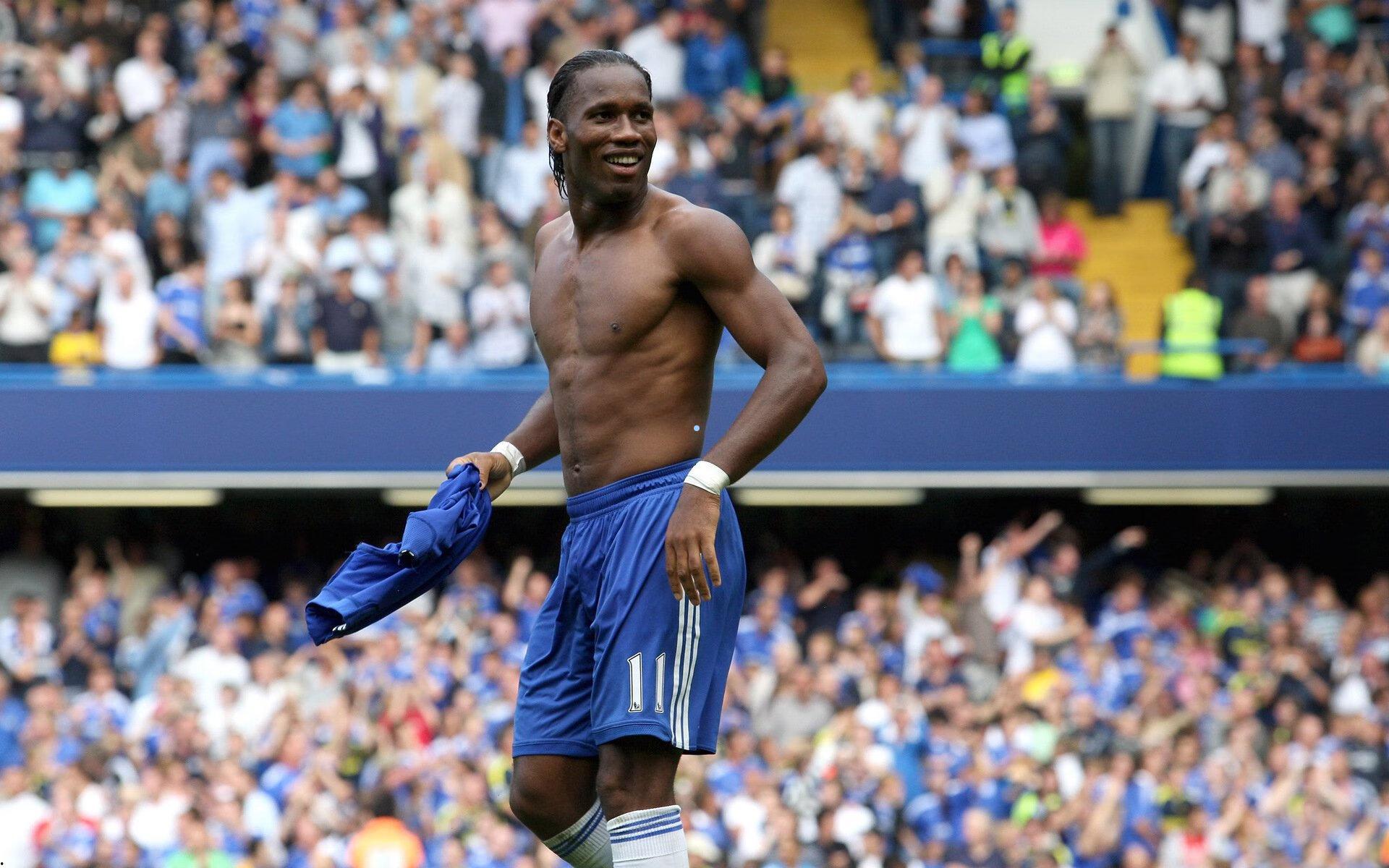 巴洛特利对阵德国队破门后疯狂庆祝，瞬间引爆网络迷因风潮