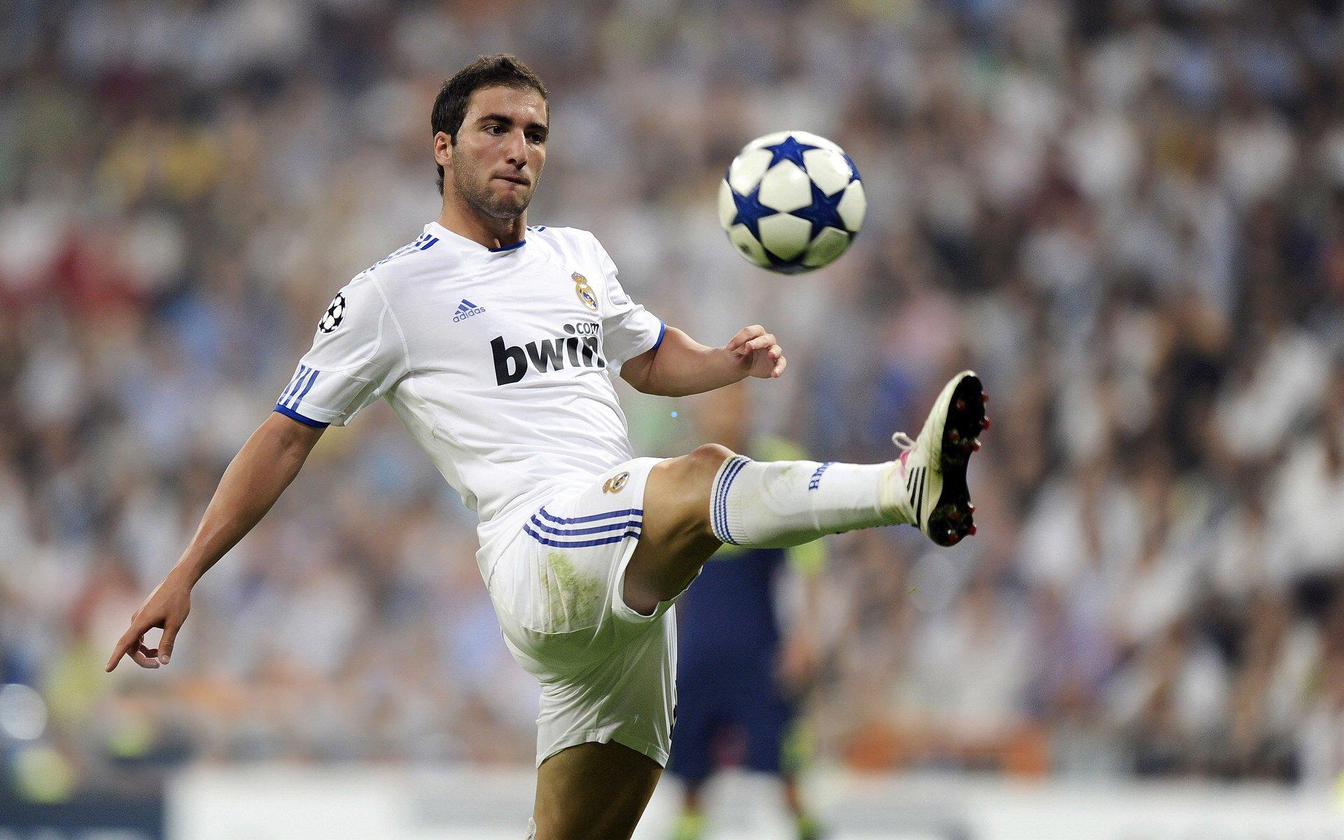 尤文图斯转会双线战略，冬窗主打性价比，夏窗锁定核心后腰