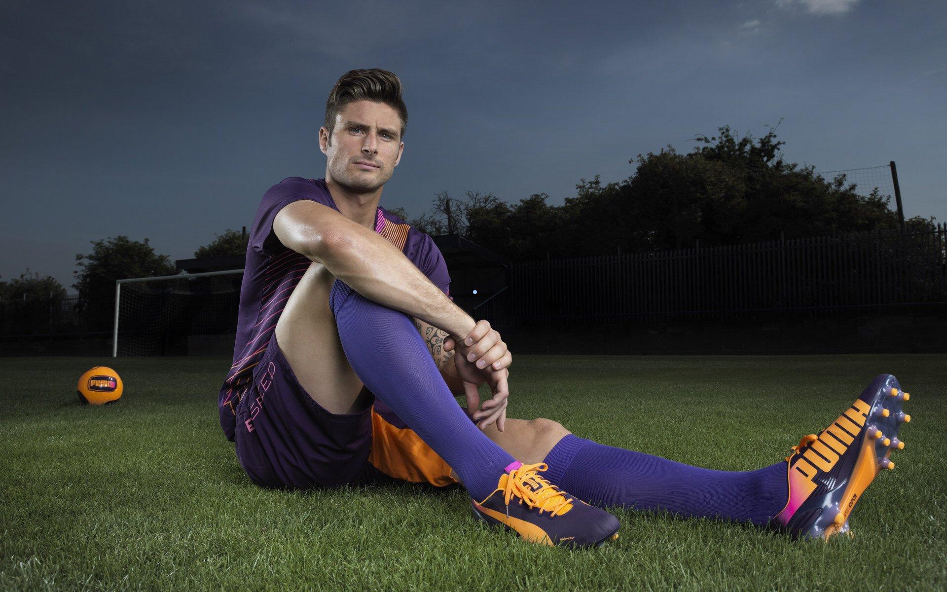 三十三载工体绿茵情，北京国安庆典海报展球迷山河，共赴未来征途